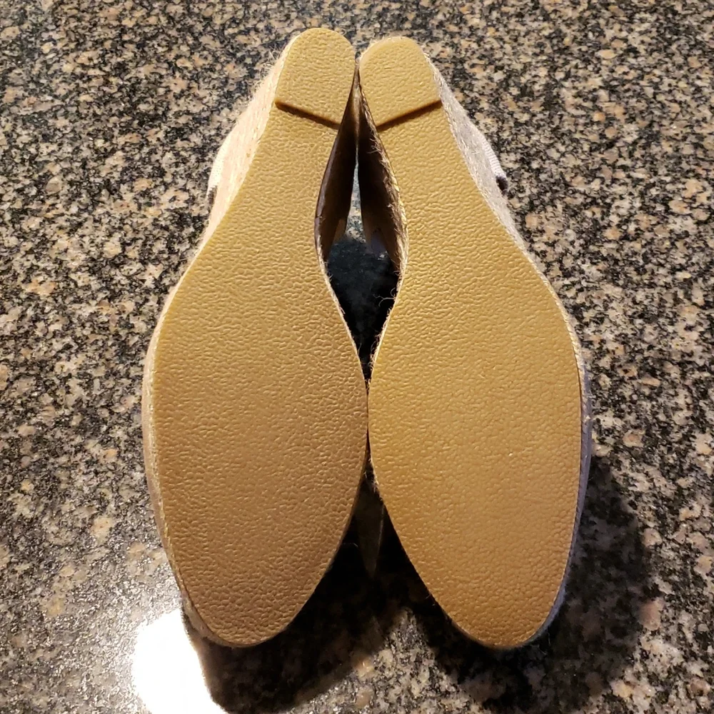 ♦️♦️ SOLD ♦️♦️ JustFab Wedge Heel - Picture 9 of 9